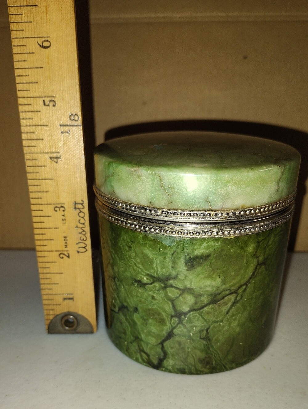 Vintage Green Marble or Alabaster Hinged Vanity Jar with Silver-Tone Beaded Trim - Picture 2 of 9